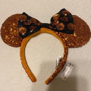 Halloween/Fall themed Disney Parks Minnie Ears! 🧡🖤